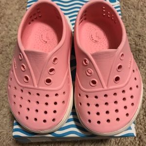 Native “Miller” shoes pink size 6.